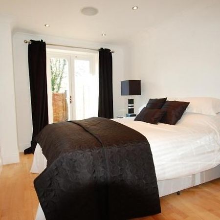 Parks Serviced Apartments Hertford Rum bild